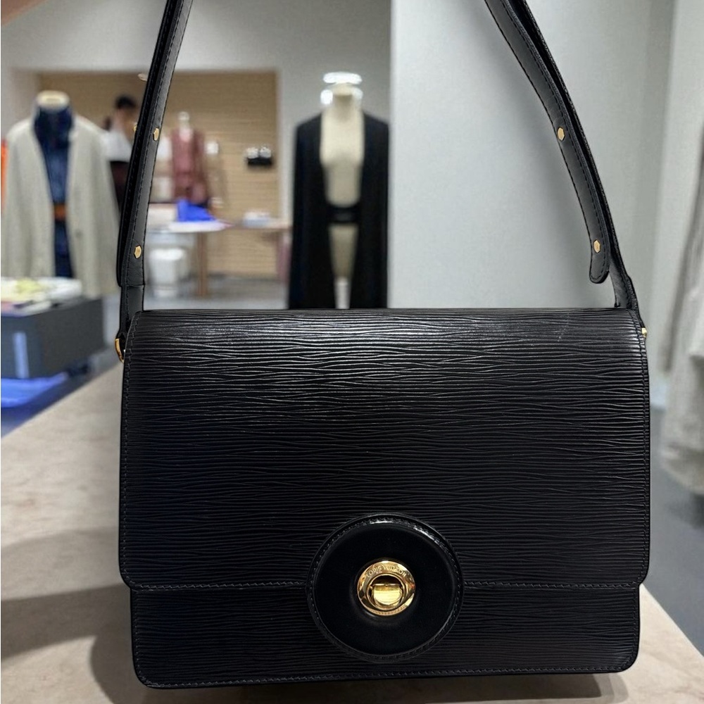 Louis Vuitton 
Friedland Epi leather handbag